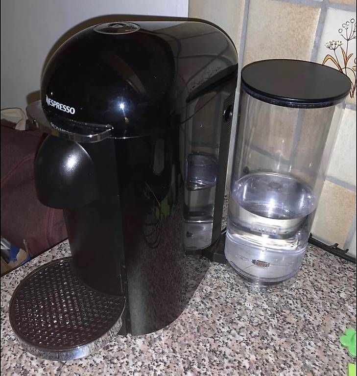 Machines à café & Machines à expresso: Nespresso VertuoPlus Deluxe – D'occasion à Affoltern am Albis par marcschertenleib
