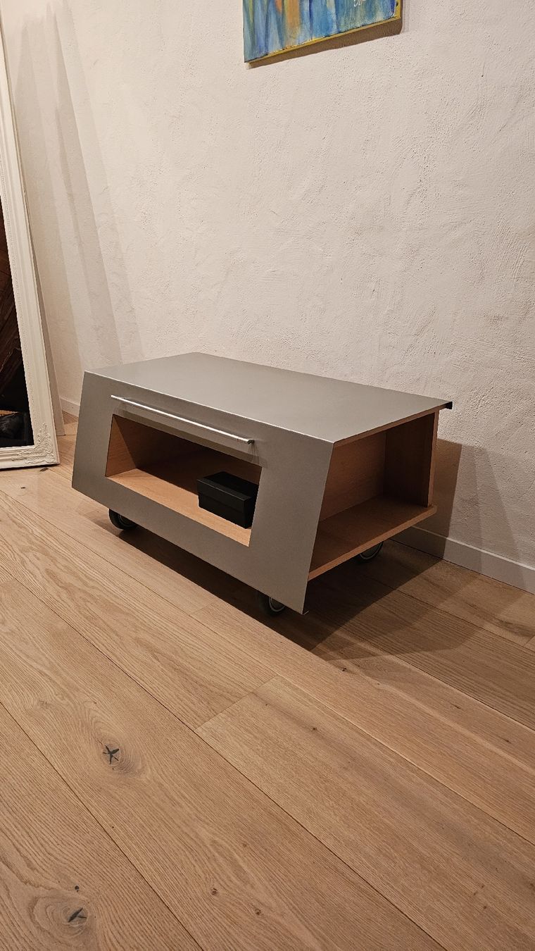 Mobili TV: TV/Audio Möbel auf Räder – Usato da Niederhasli venduto da Garjulia
