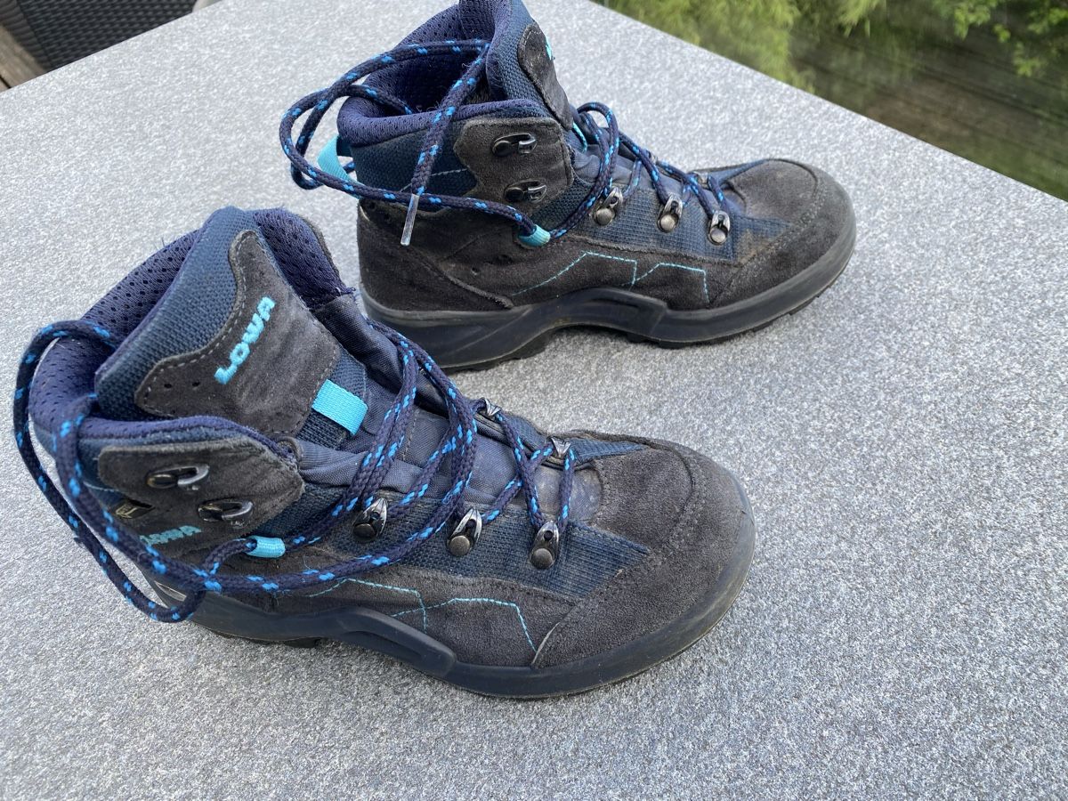 Lowa Herrenschuhe: Wanderschuhe – Gebraucht aus Watt von yaelD 1