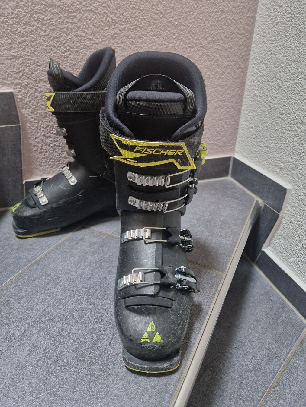 Fischer Sci: Fischer RC4 Skischuhe, Grösse 25.5 – Usato da Bettenhausen venduto da boa500 2