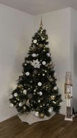 Weihnachtsbaum 210 cm komplett ausgestattet