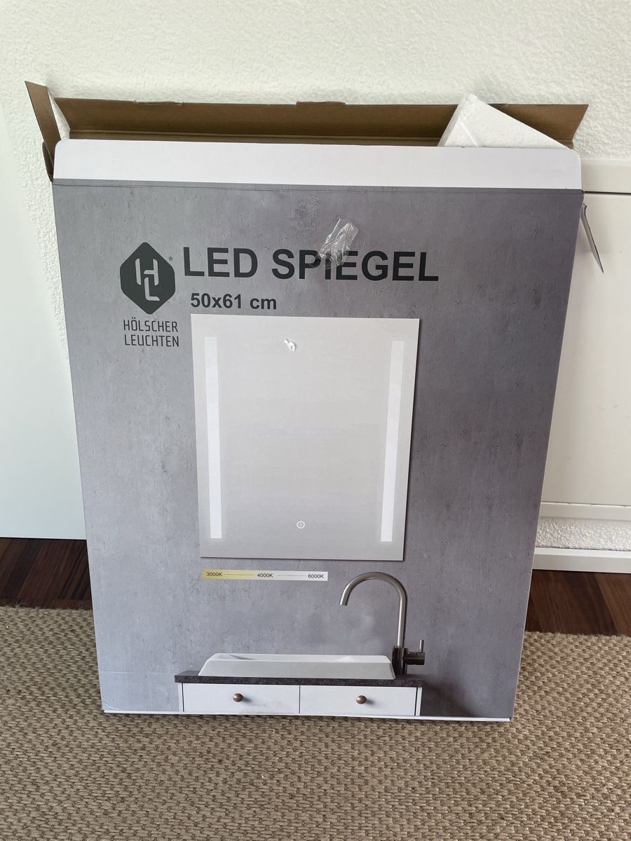 Armadietti a specchio: LED Spiegelschrank Spiegel neu – Nuovo (secondo la descrizione) da Wohlenschwil venduto da ber_m9f7