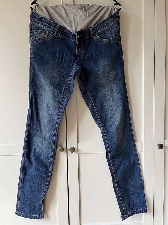 Pantaloni: Umstandshose mamalicious 29/32 – Usato da Zizers venduto da Sahu1