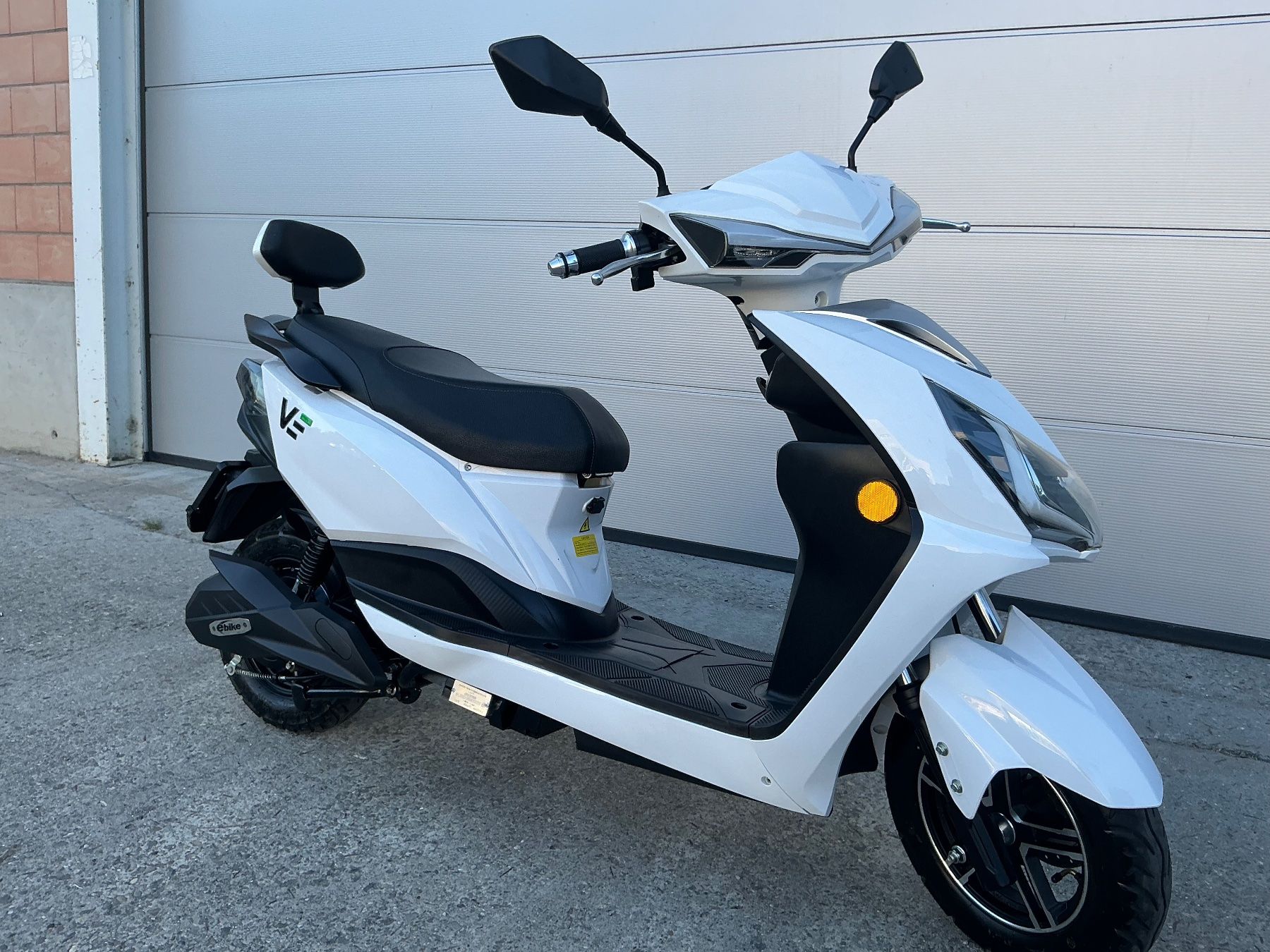Veicoli elettrici: Vengo Leo E Roller gelbe nummer 45km/h – Usato da strengelbach venduto da Zoks 1