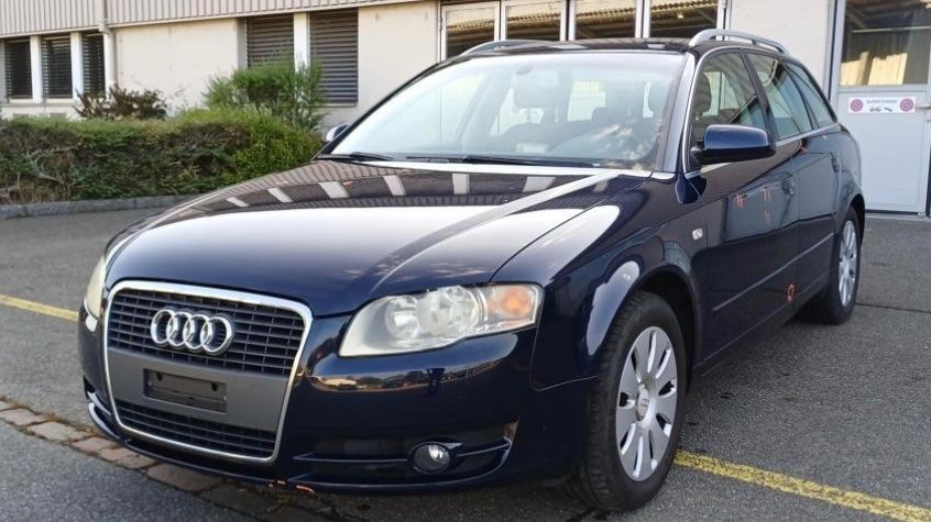 Audi Automobili: Audi A4 1.8T – Usato da Glattbrugg venduto da BlitzSale