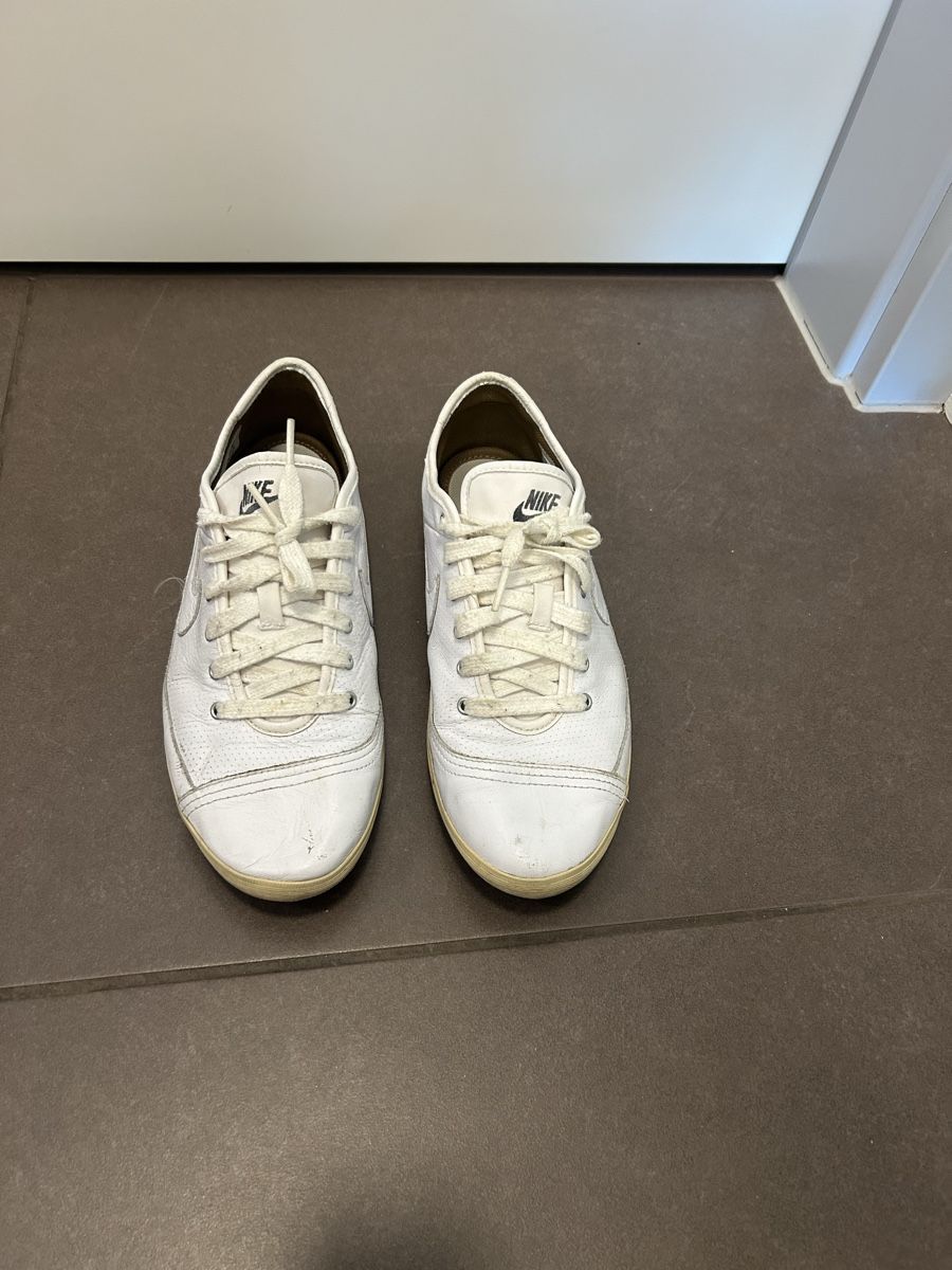 Nike Herrenschuhe: 1 paire de Nike  – Gebraucht aus Villars-le-Terroir von pla_8d6b
