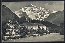 Gsteig, Partie im Ort, Berge im Hintergr