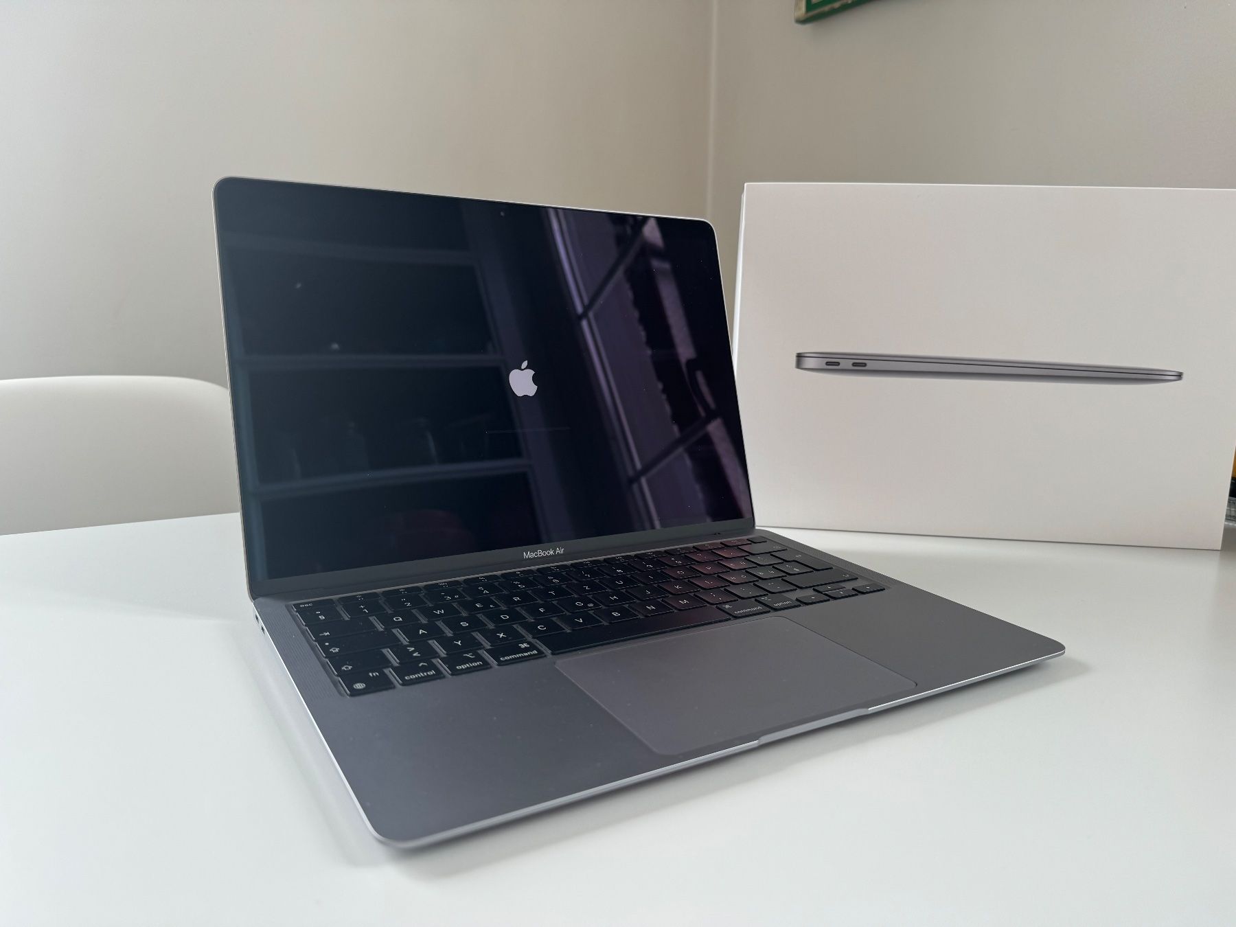 Apple Notebooks: MacBook Air M1 16 GB RAM – Gebraucht aus Herisau von