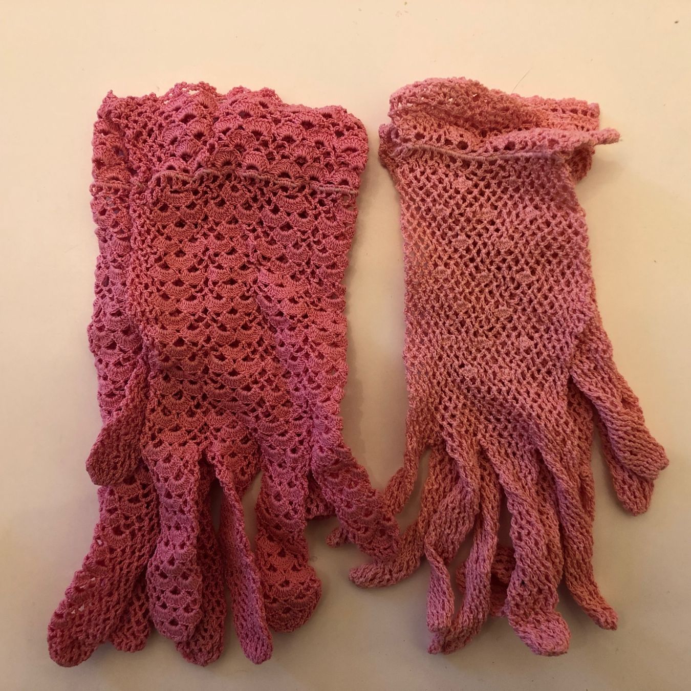 Guanti & manicotti: 12 Handschuhe in diversen Farben – Usato da Amden venduto da relsah62 2