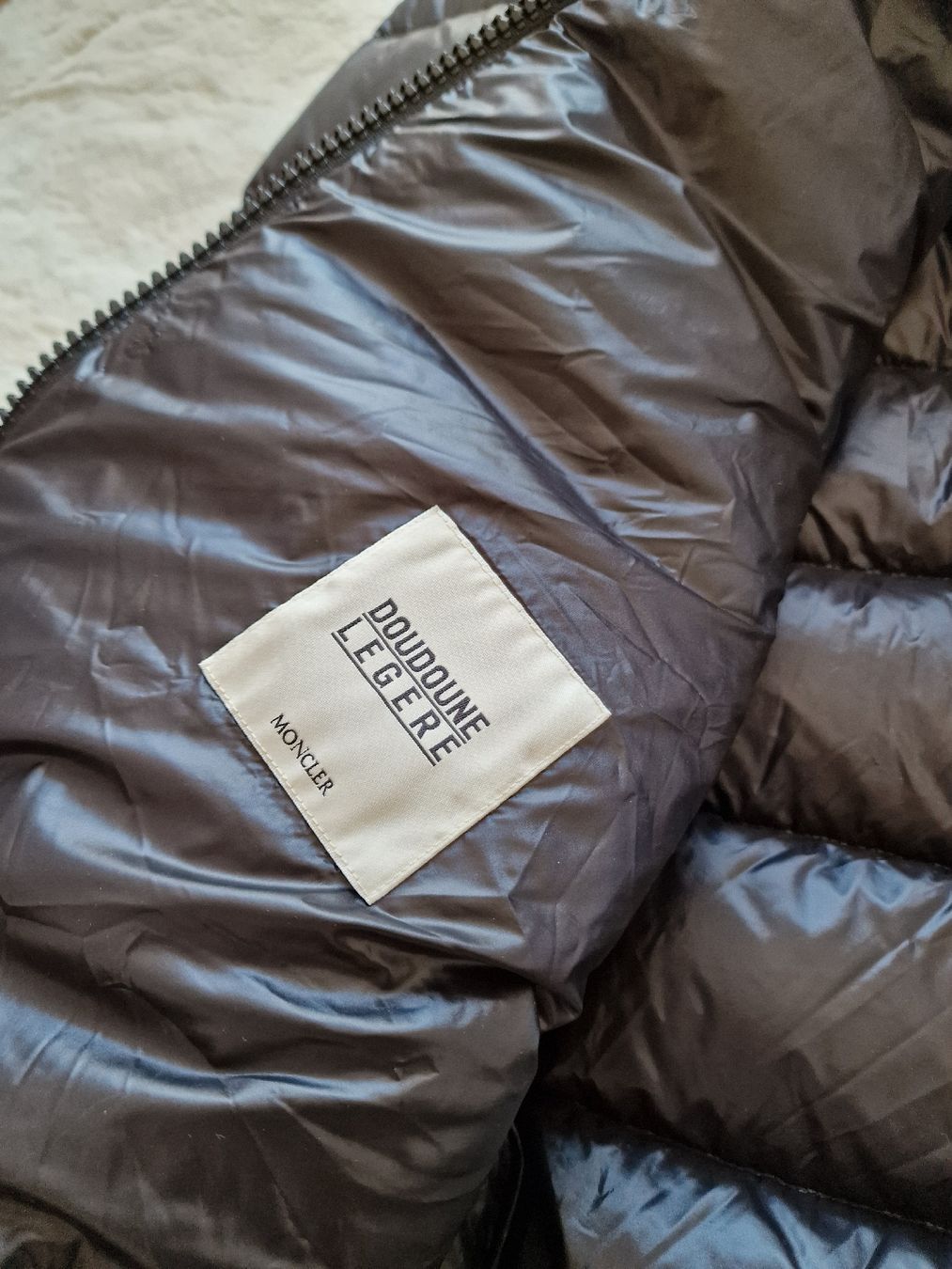 Moncler Giacche: Doudoune longue Moncler "Suyen" – Nuovo (secondo la descrizione) da Yverdon-les-Bains venduto da Scmps 5