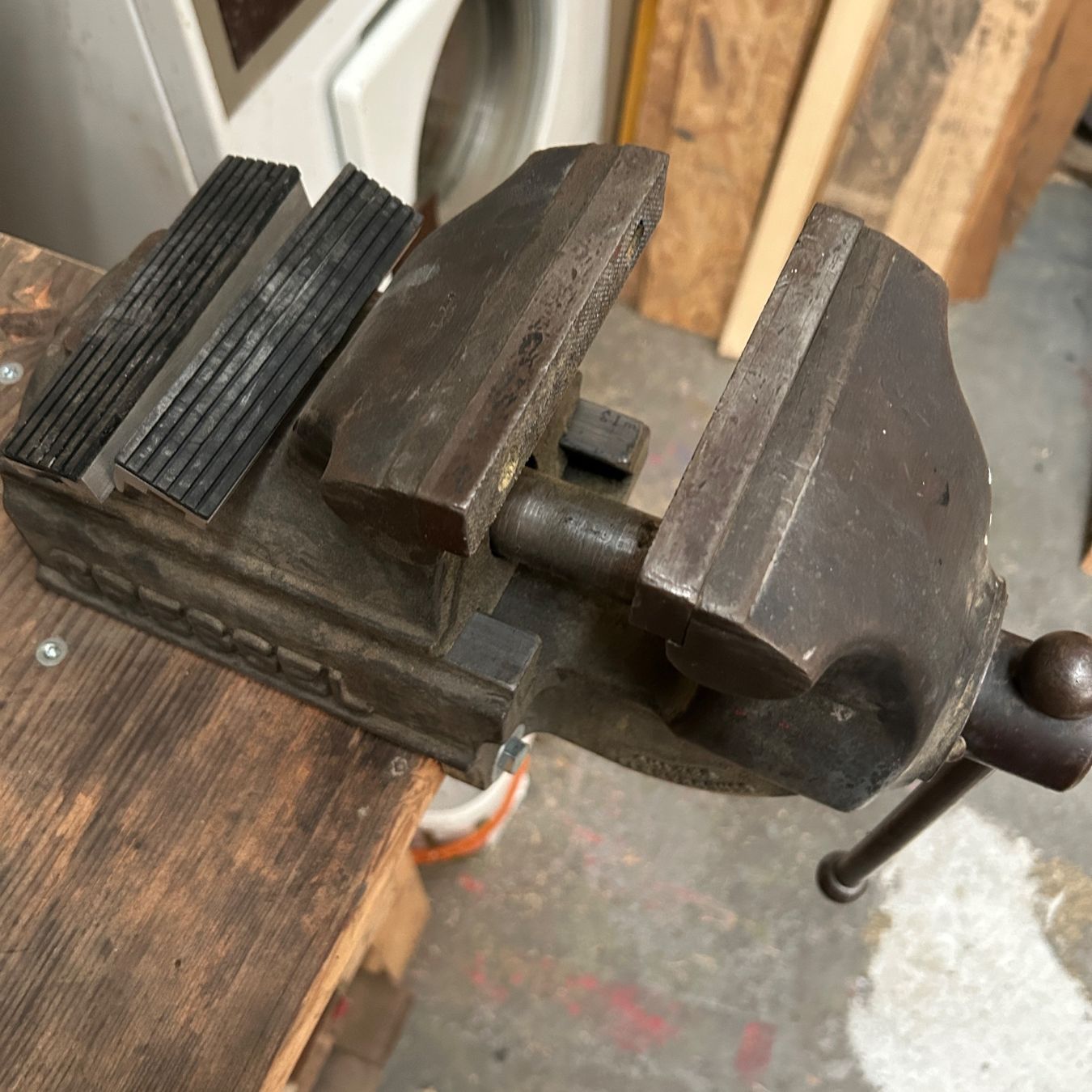 Gressel Tous les outils: Kleiner Gressel Schraubstock 125 mm mit Gummi Backen – D'occasion à Untersiggenthal par sinamoll 3