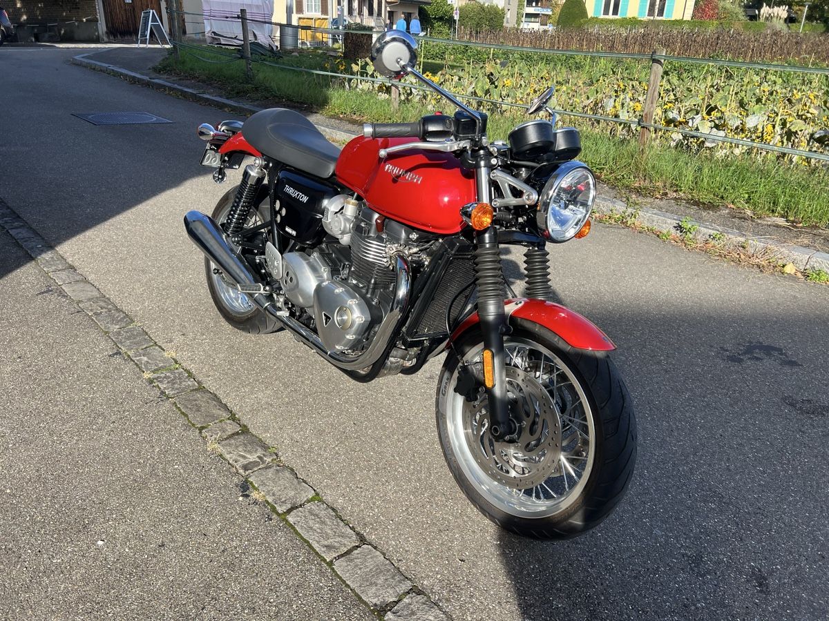Triumph Strada: Triumph 1200 Thruxton – Usato da Zürich venduto da Pan-Europ 1