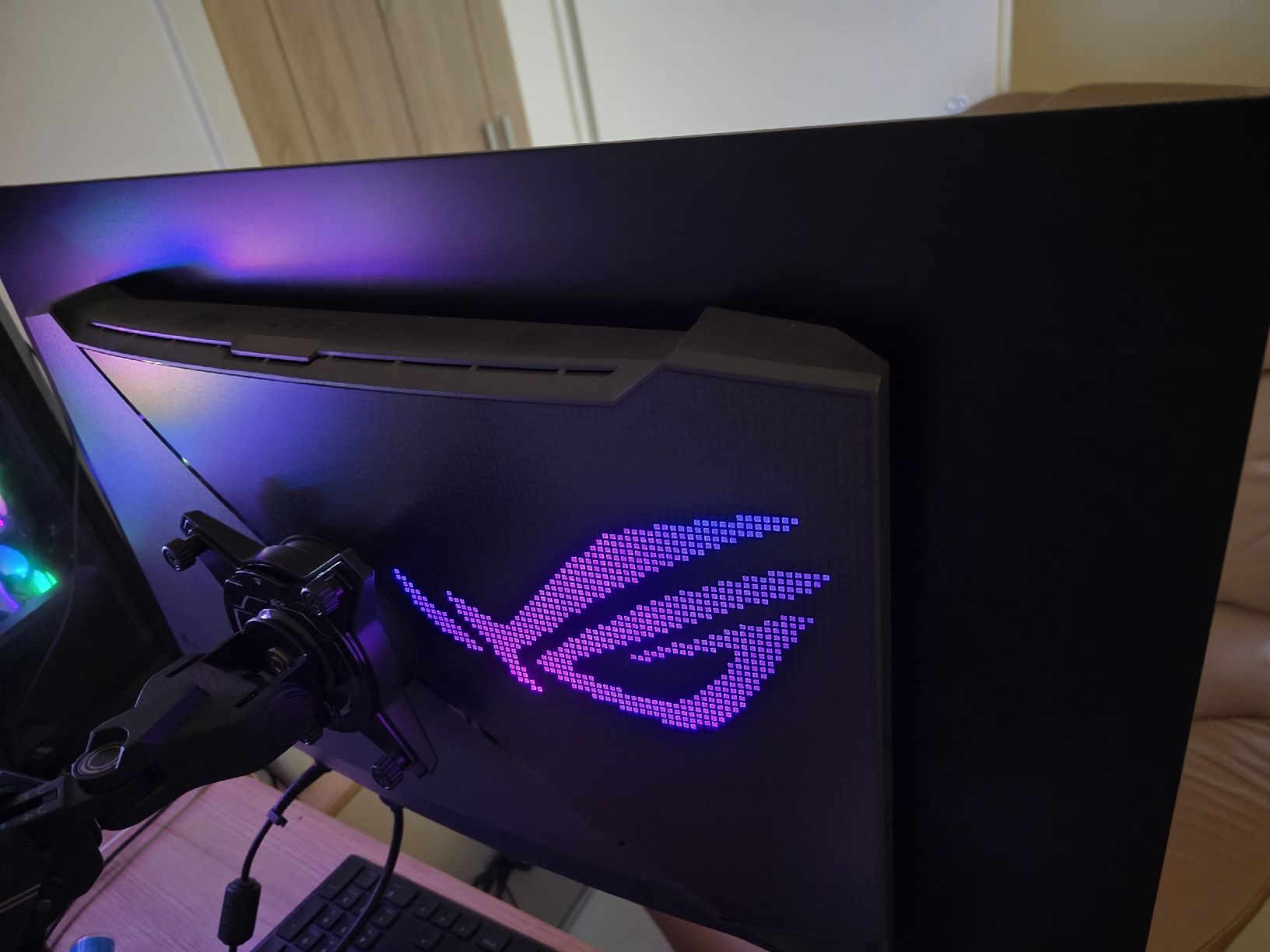Monitore: ASUS ROG Strix OLED XG32UCWMG – Gebraucht aus Gordola von Joa_yt22 1