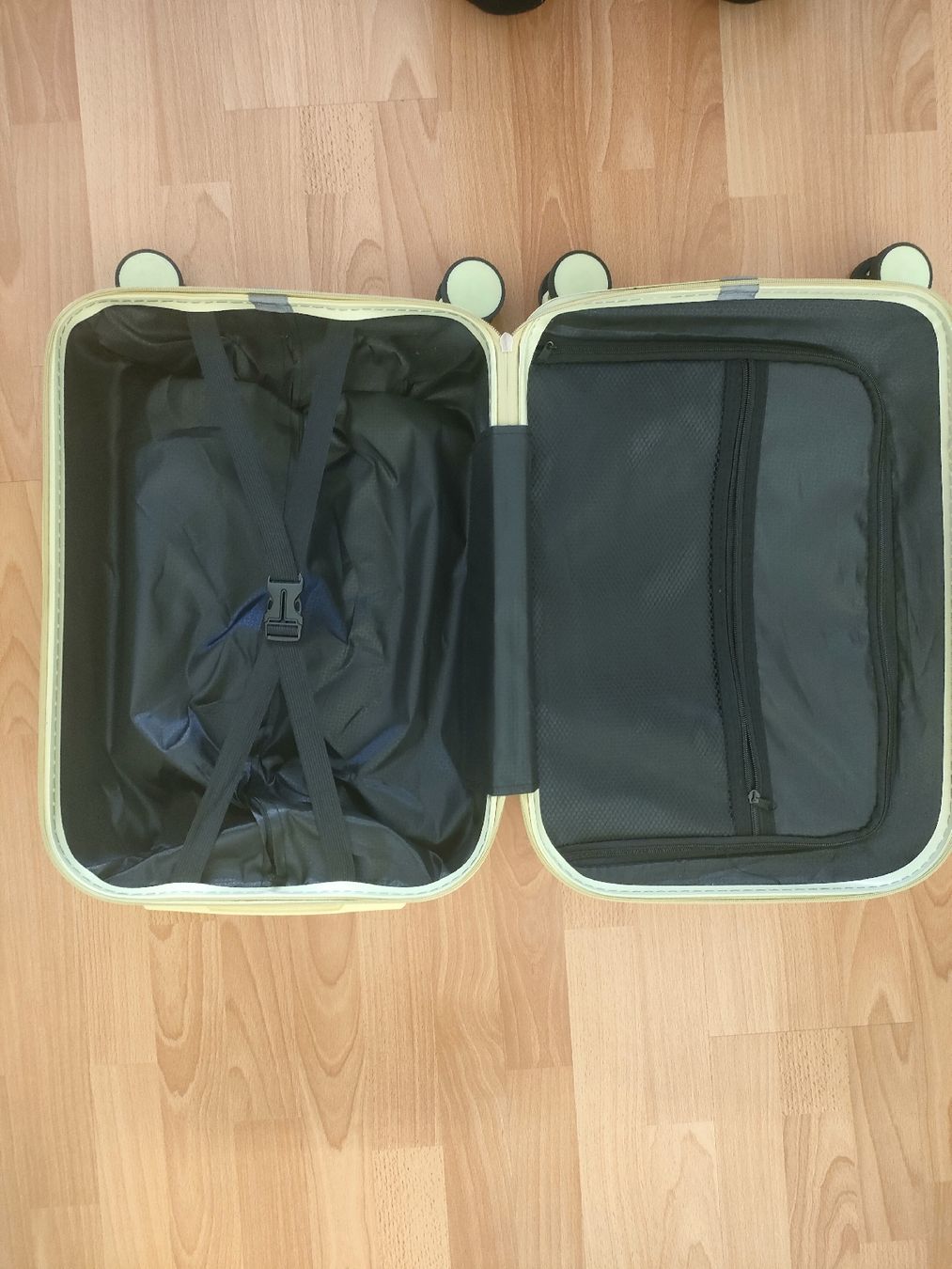 Valigie: Reisekoffer (suitcase) – Usato da Zürich venduto da mh1_lr7h 6