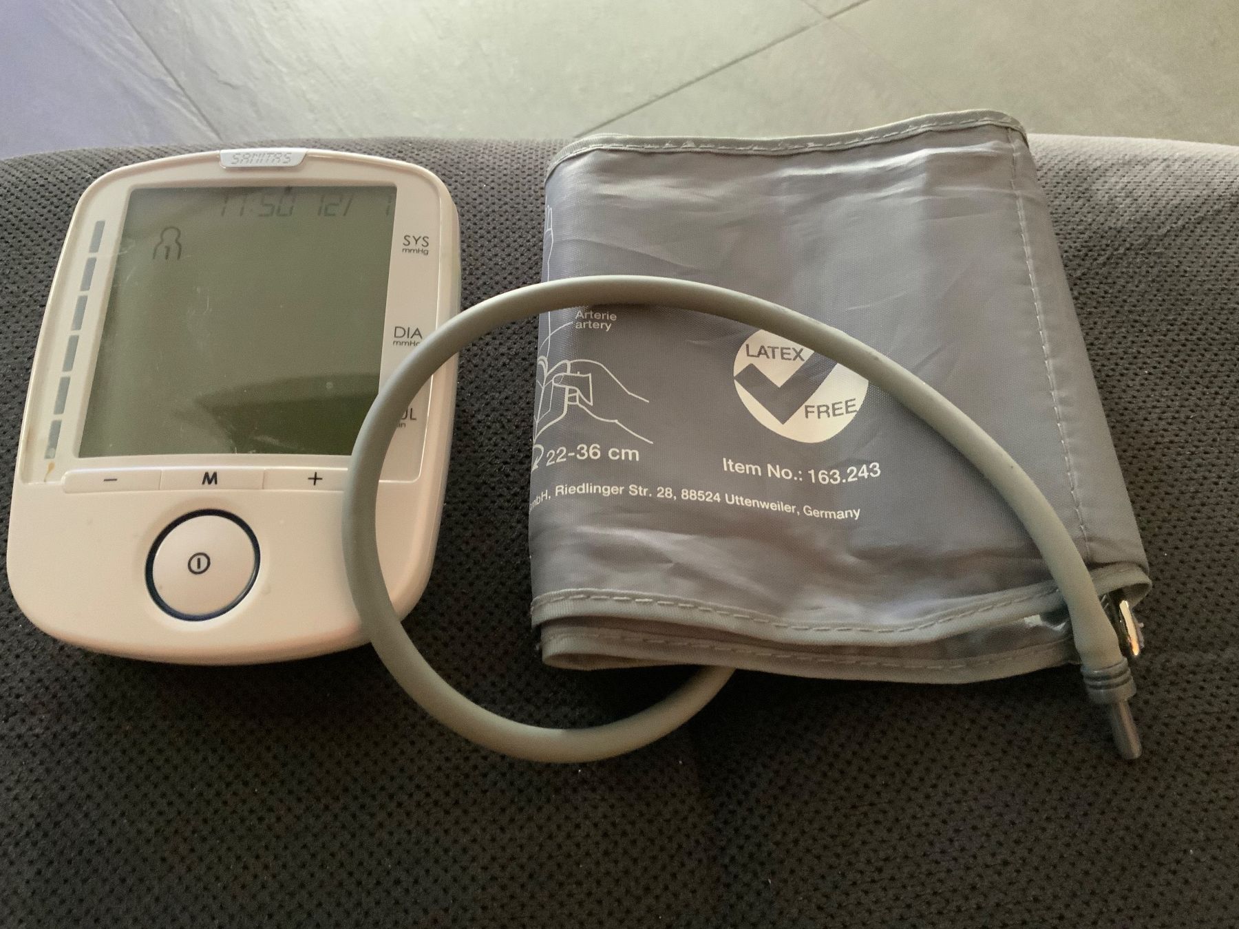 Attrezzature mediche: Blutdruckmessgerät Sanitas – Usato da Schübelbach venduto da S1CH 2