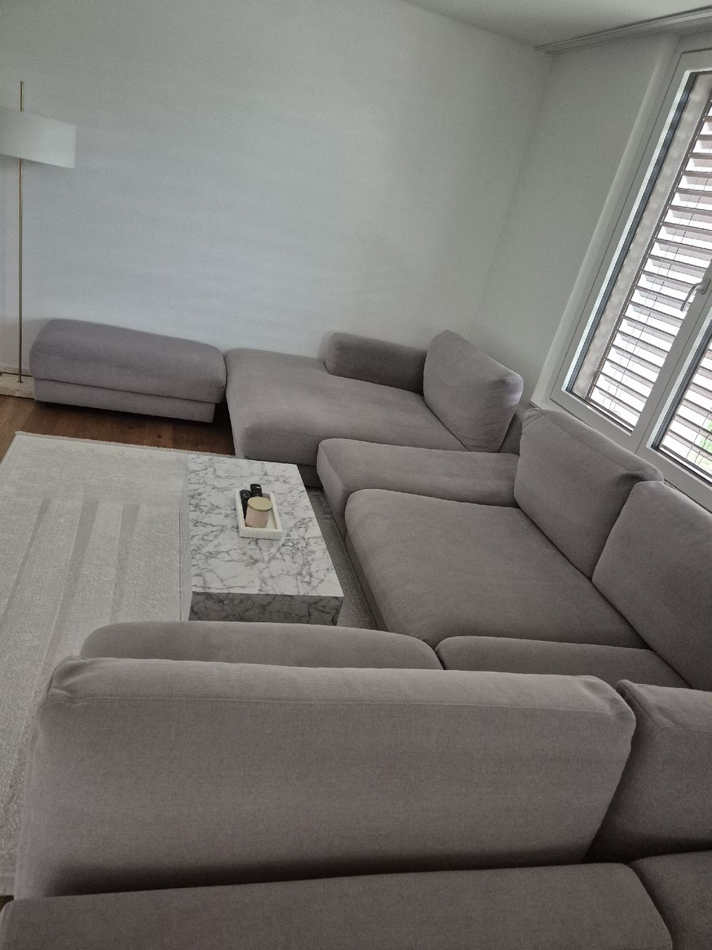 Sofas: U-Form mit viel Sitz- und Liegefläche – Gebraucht aus Felben-Wellhausen von flo_l9x8 1