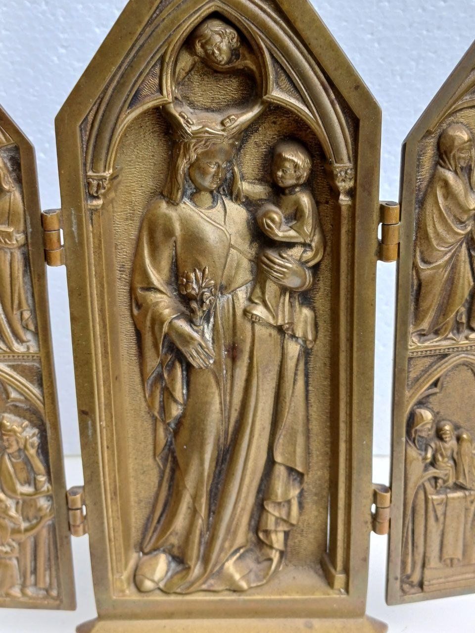 Skulpturen & Statuen: Klappbares Triptychon aus Bronze – Gebraucht aus Bern von Yunkom 2