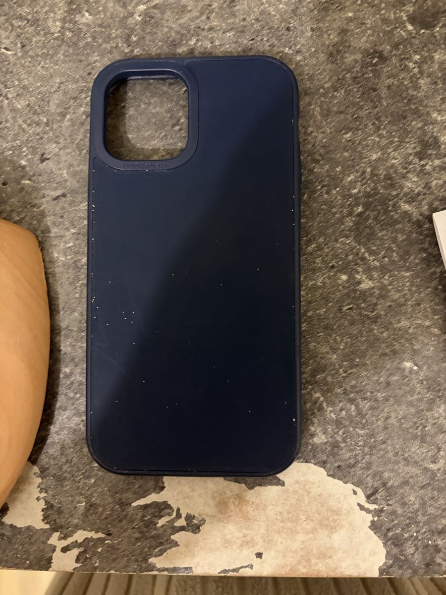 Covers & Schutzfolien: Coque iPhone 13 bleue bon état – Gebraucht aus Neuchâtel von ote_f8cc