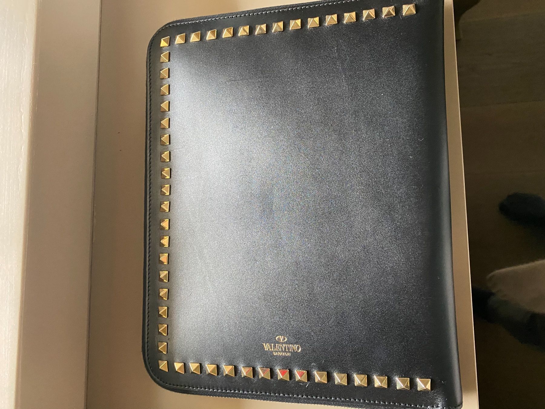 Covers & Borse: Valentino iPad case neu – Nuovo (secondo la descrizione) da Zollikon venduto da ValeL