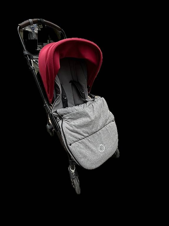 Bugaboo Carrozzine: Poussette Bugaboo Bee 4 rouge – Usato da Lausanne venduto da Rapido 1