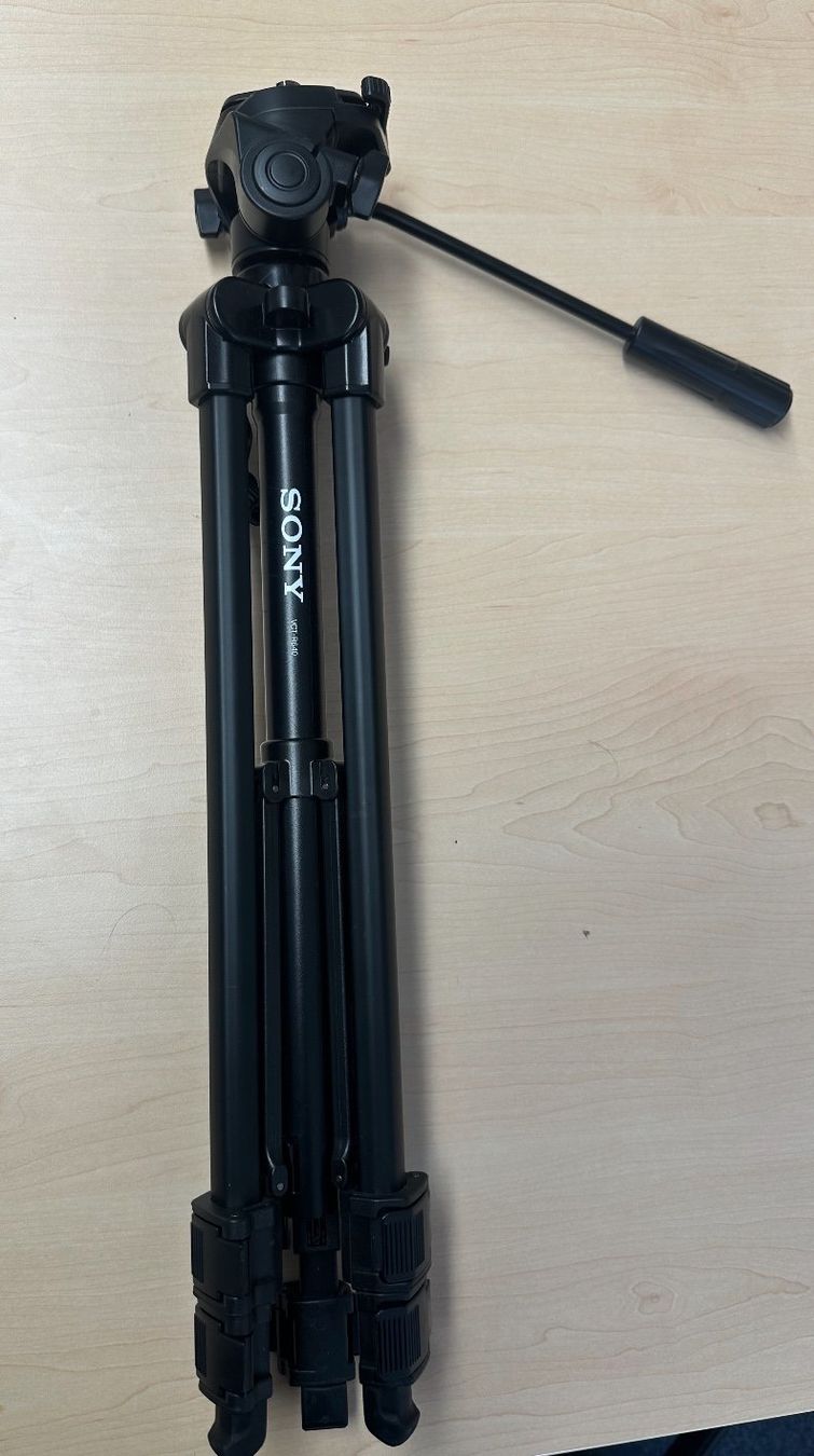 Stative & Köpfe: Stativ SONY VCT-R640 – Gebraucht aus Zürich von Secginekmek