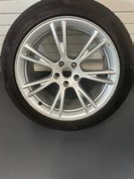 Vier Tesla Model Y Gemini Räder