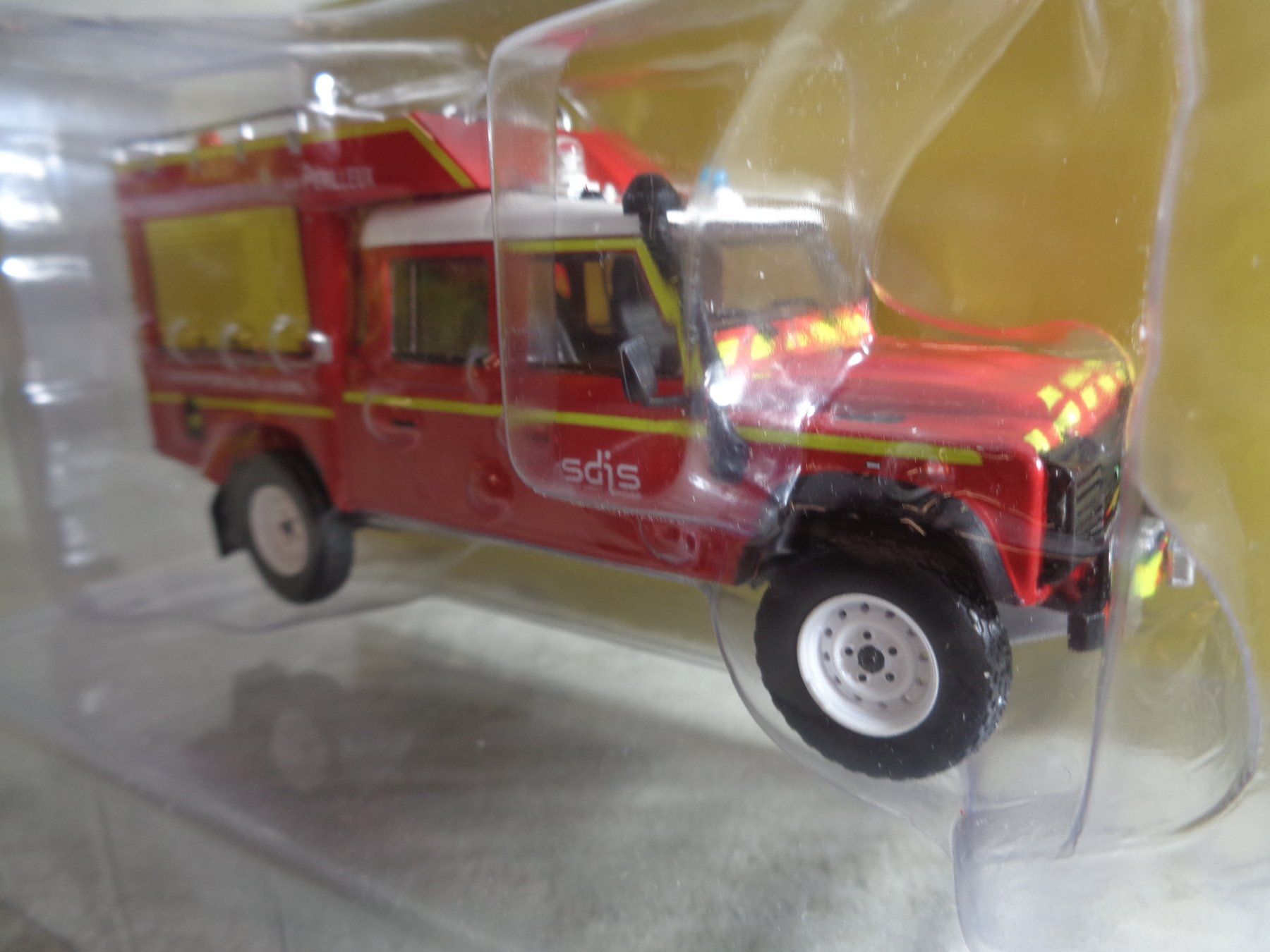 Land Rover Modellini d'auto: Hachette 1:43 Pompier Land Rover – Nuovo e nell'imballaggio originale da Reconvilier venduto da rallycar 2