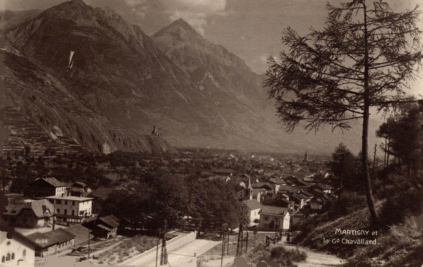 Cartoline postali: Martigny et le Gd. Chavallard – Usato da Bronschhofen venduto da Astore