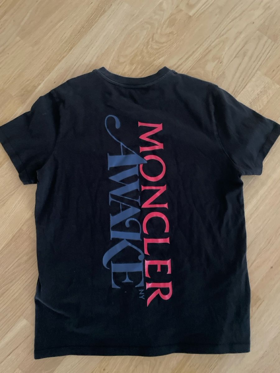 Moncler T-shirt: Moncler T-Shirt schwarz, Grösse M – Nuovo (secondo la descrizione) da Hägendorf venduto da fufj11 1