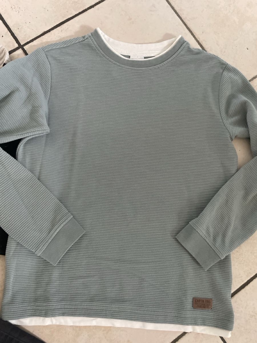 Kleiderpakete & -sets:  2 Pullover und 1 Hose Chapter Young Gr.146/152 – Gebraucht aus Obergerlafingen von cabo4 1