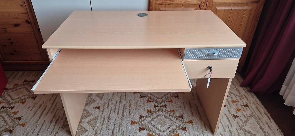 Scrivanie: Schreibtisch Jugend / Kind – Usato da Schänis venduto da 1234567890ABCDEF 1
