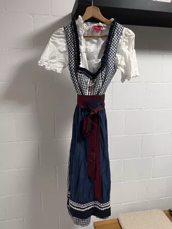 Dirndl Grösse 36
