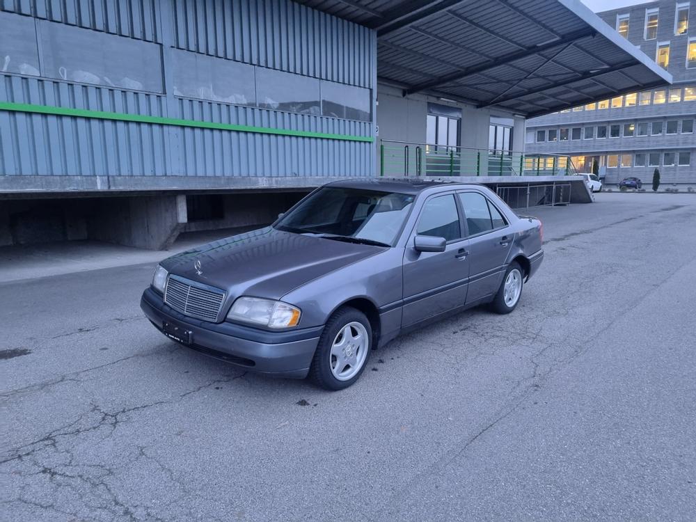 Mercedes-Benz C200