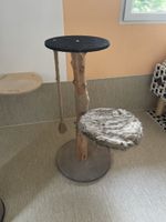 Kratzbaum Naturholz mit Liegefläche und Spielseil gebraucht