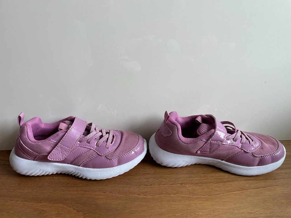 Schuhe für Mädchen: Neuwertig: Schöne Turnschuhe, Gr. 32 – Neu (gemäss Beschreibung) aus Horgen von Feli39 1