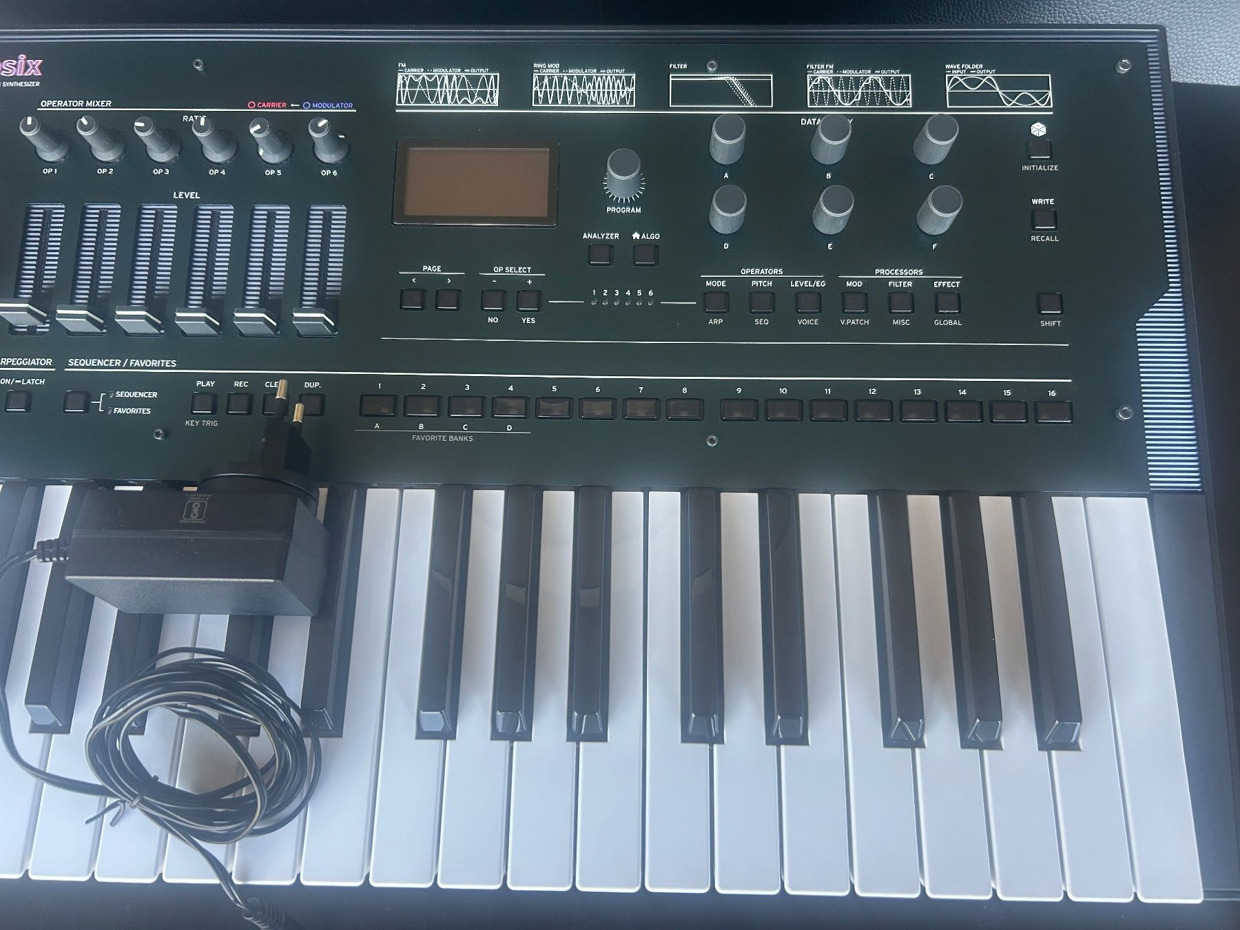 Korg Instruments de musique: Korg Opsix Keyboard (inclusive Korg Opsix Native code) – D'occasion à Mägenwil par fit_xt5s 2