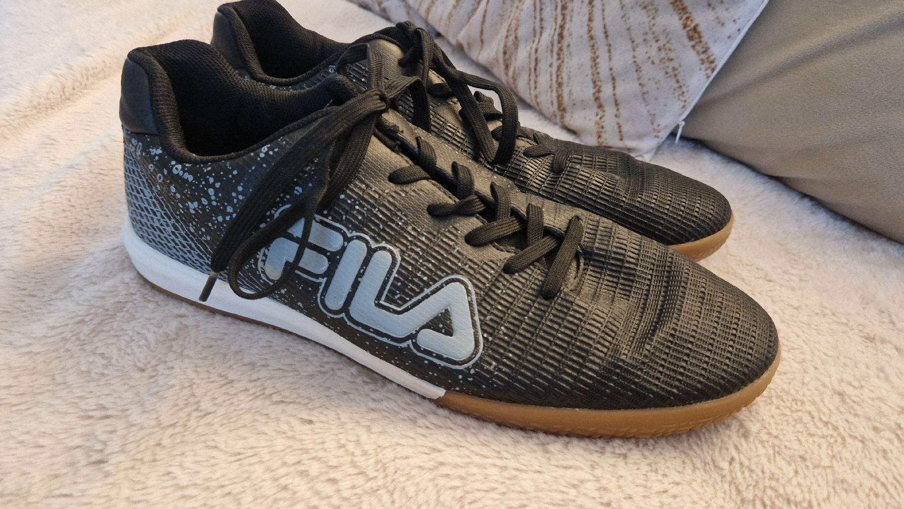 Fila Scarpe da uomo: Hallenschuhe Herren  – Usato da Altendorf venduto da Goldnuggets