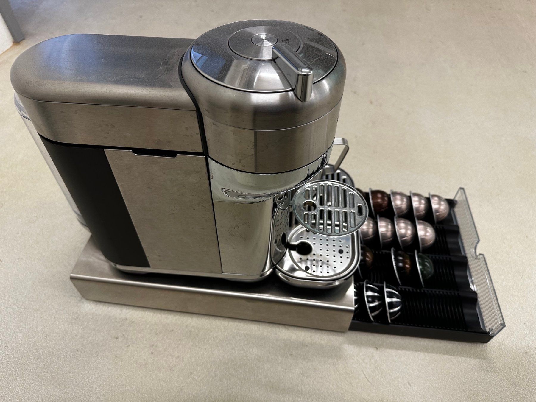 Nespresso Macchine per caffè & Macchine per espresso: Nespresso Vertuo – Usato da Hirschthal venduto da inf_xk9t 3