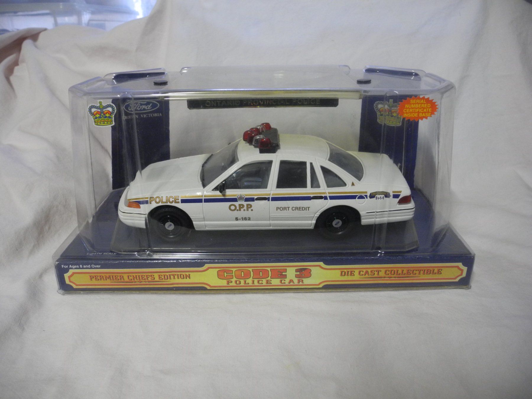Ford Modellini d'auto: CODE 3  NR. 12470  O.P.P.  FORD POLICE  1:24  MIB – Nuovo e nell'imballaggio originale da Gurtnellen venduto da Murmeli99