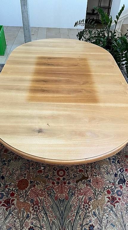 Tables: Massiver Esstisch, EchtholzMassiver Esstisch, Echtholz – D'occasion à Bern par daskannweg 1