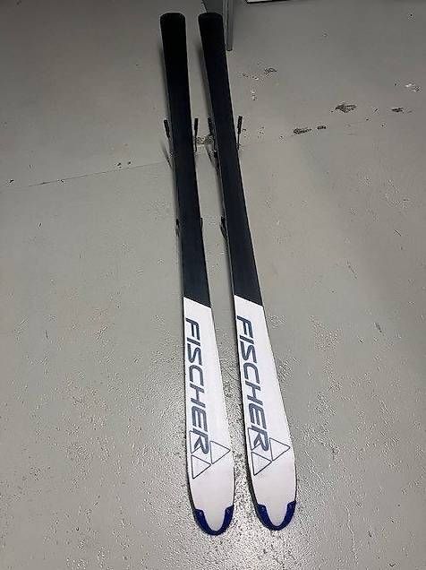 Fischer Sci: Skier Fischer VC 200 mit Bindung – Usato da Wettingen venduto da Gusti1000 3