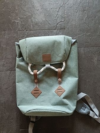 Neuer alltagsrucksack mit laptopfach 25L
