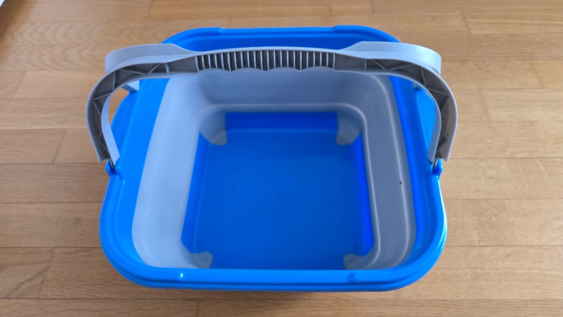 Spülbecken & Waschbecken: Camping Wasch-/Griffbecken "Cleo Fold Away" – Gebraucht aus Rafz von Domimir