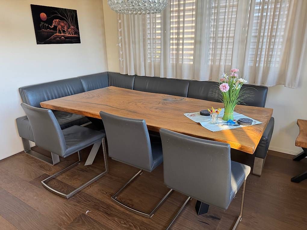 Panchine: Sitzeckbank mit 3 Stühlen – Usato da Kyburg venduto da Ferrarischumi