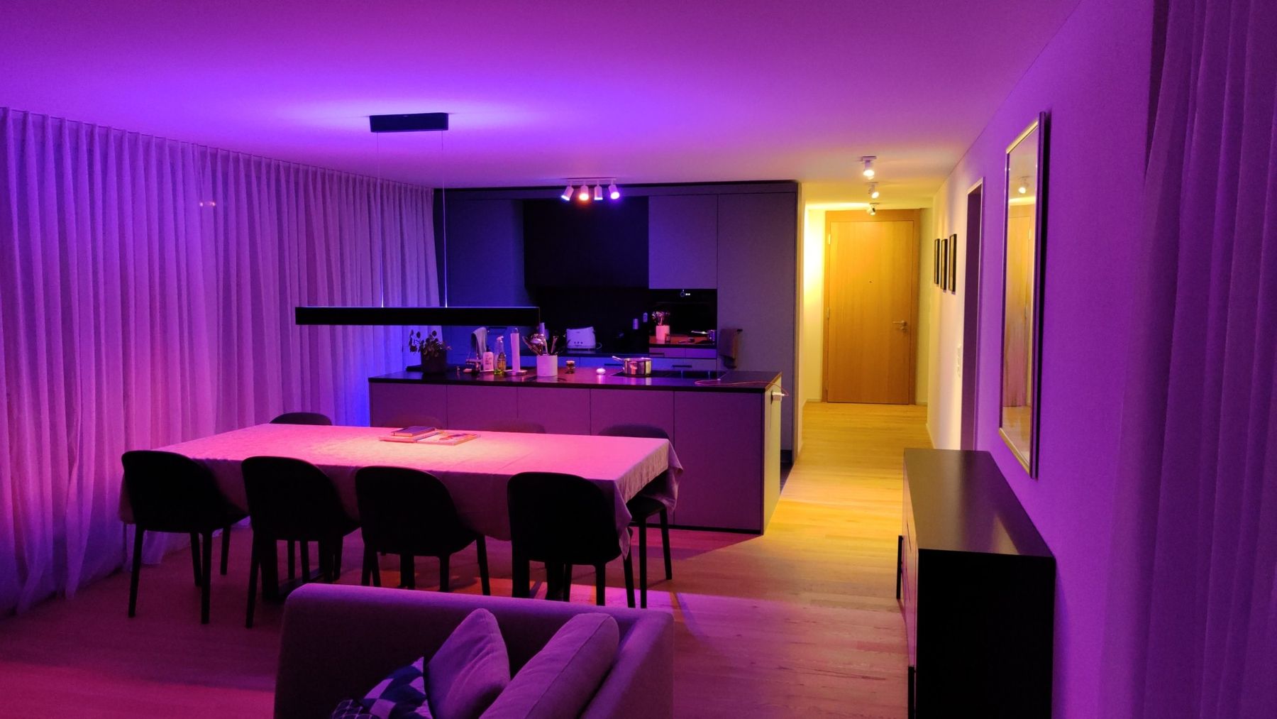 Philips Lampadari & plafoniere: philips hue ensis black – Usato da Zürich venduto da vas_jsr8 2