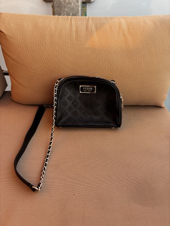 Guess Handtasche schwarz Kette guter Zustand