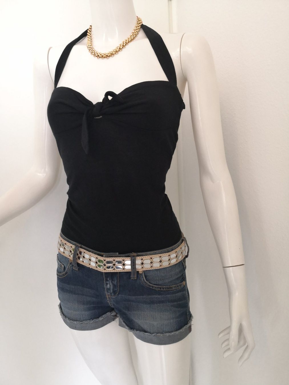 Mango Top: 🤩MANGO TOP SCHWARZ MIT KNOTEN – Usato da Olten venduto da Naja-Twins-Twins 9
