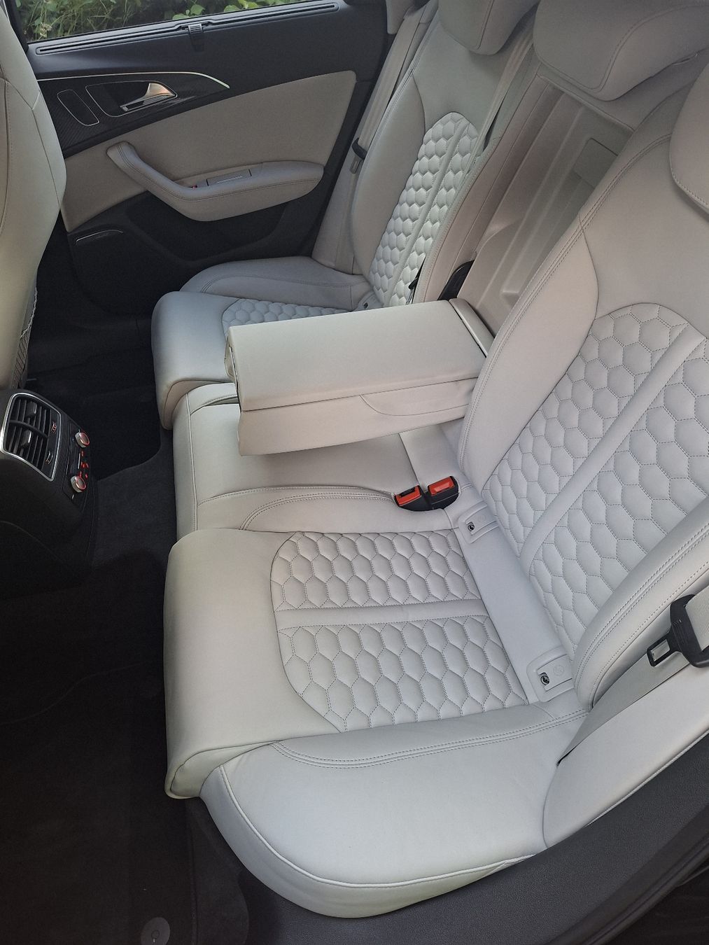 Audi Automobili: AUDI RS6🚀 C7 – Usato da Gümligen venduto da V10-Shop 5