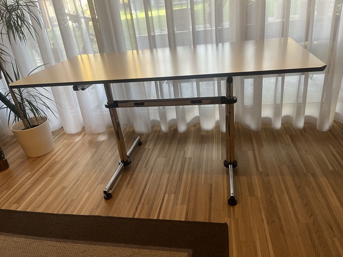 Schreibtische: USM Haller Tisch Kitos – Gebraucht aus Luzern von McSeiler 1