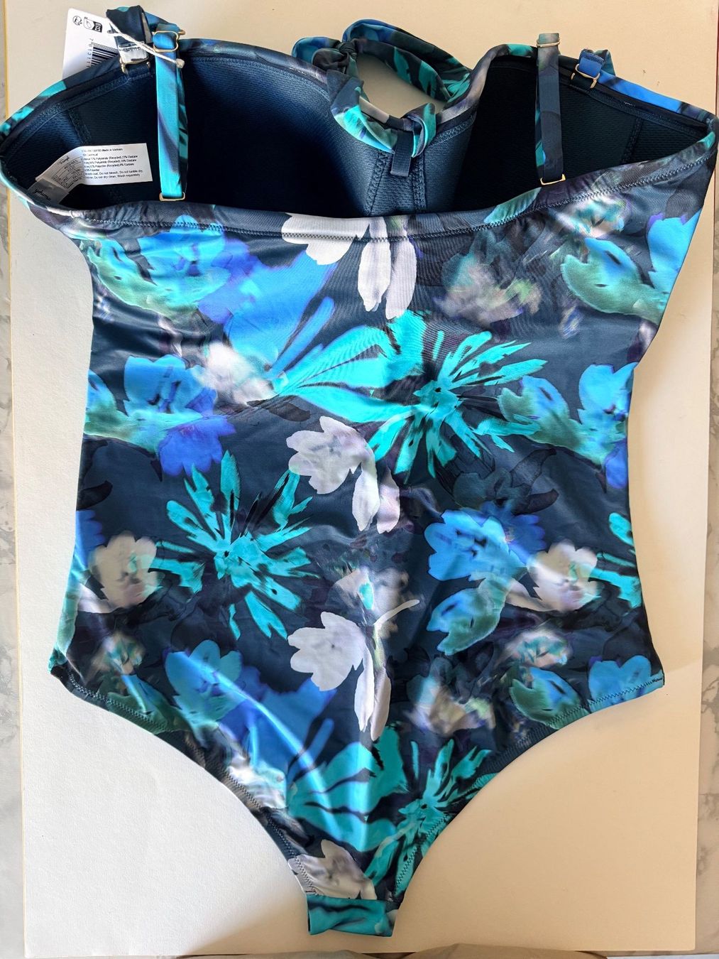 Triumph Badekleider & Bikinis: TRIUMPH, Badekleid SUMMER FLEUR, Grösse 46D, Farbe Blau – Neu und originalverpackt aus Rudolfstetten von gst_g7xl 2